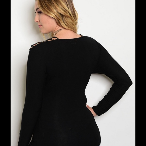 SEXY & FITTED BLACK TOP W/OPEN SHOULDER LACING - Picture 3 of 4